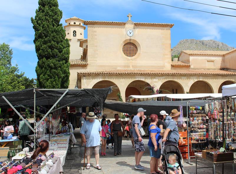Mercado del Puerto de Pollensa en Mallorca